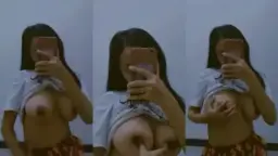 Gadis Kecil Kirim Foto Telanjang Payudara Terbaru