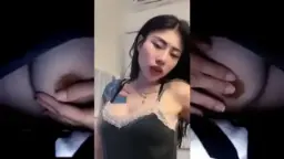 Viral! Vey Ruby Jane, Cewek Tiktoker Yang Asyik Mainin Payudara Sendiri