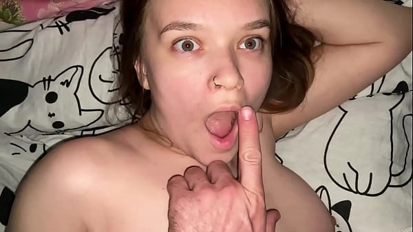 Ayah Tiri Ngentot Mulut Anak Tirinya Dengan Cepat Saat Ibunya Ada Di Kamar Sebelah
