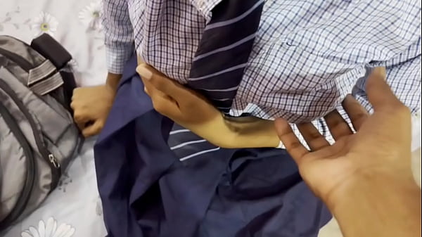Gadis Sekolah Perawan Desi Digilir Berbagai Posisi Di Rumahnya (suara Hindi Menggairahkan)