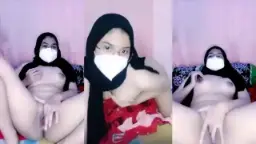Gadis Berjilbab Manis Mengocok Memek Sambil Merintih