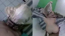 Ngentot Istri Tetangga Montok Pakai Mukena