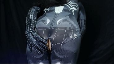 Cewek Montok Berpantat Gede Cosplay Spiderman Digituin Sama Tukang Becak