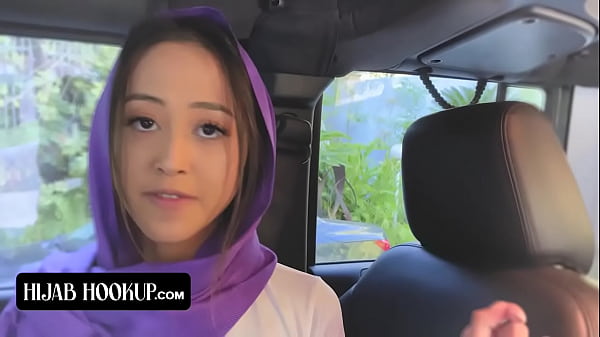 Alexia Anders, Gadis Muslim Yang Diam-diam Memboyong Kekasihnya Untuk Kenikmatan Terlarang, Ketahuan Ayah