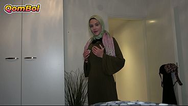 Abang, Kakak Tiri Pakai Hijab Lagi Horny, Ngajak Ngewe Buru-buru Sebelum Nyokap Bokap Balik.