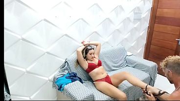 Ibu Mertuaku Yang Masih Muda Sendirian Di Rumah Dan Sangat Butuh, Begitu Aku Datang Dia Langsung Membujukku Untuk Meniduri Memek Sempitnya Sampai Aku Crot Di Dalem. Vagninho E Vivi Si Pasangan Nakal.