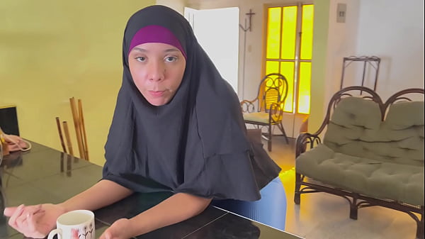 Menggoda Ibu Tiri Arab Berhijab Dengan Rayuan Mesum