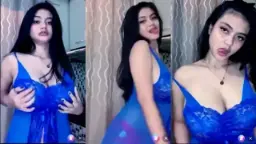 Joice Pake Lingeri Biru Goyangannya Bikin Makin Panas.