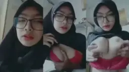 Nadira Pake Hijab Hitam, Bh Merah, Tobrut Bikin Meleleh.