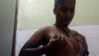 Video Mms Mandi Sabunin Tetek Gede Tanpa Baju, Goyang-goyang Di Kamar Mandi