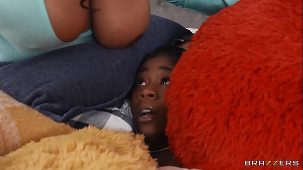 Ngewe Bantal Doyan Threesome / Brazzers / Download Full Di Https://zzfull.com/haz