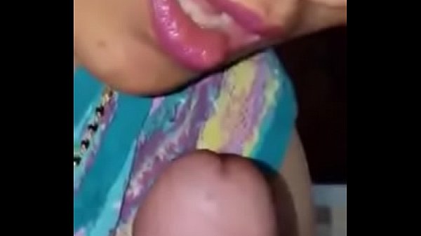 Malam Itu, Suami Ngocok Kontol Sambil Dengerin Audio Hindi, Desi Blowjob Bikin Makin Panas.