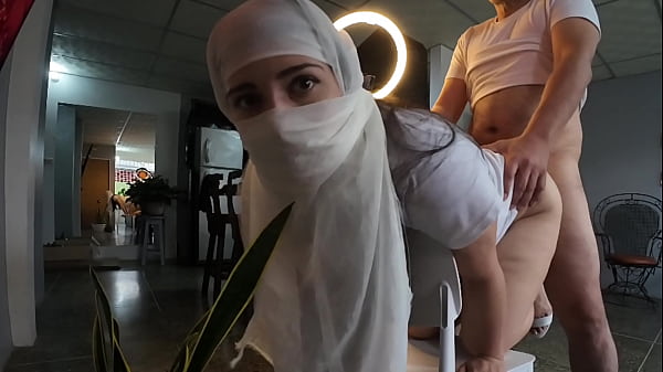 Ibu-ibu Berjilbab Minta Diisi Kontol Di Pantat Setelah Digenjot Ngebut – Ngentot Jilbab