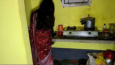 Devar Ngintip Bini Kakak Di Dapur Sendirian, Langsung Ngewe Sampe Crot.