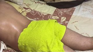 Ibu Mertua Bertubuh Gede Bantu Mantu, Pijat Berubah Jadi Panas Dan Liar