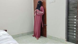 Ngentot Pertama Sama Pacar Hijab Lugu, Malu-malu Tapi Nikmat Banget