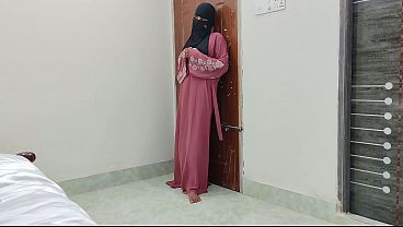 Ngentot Pertama Sama Pacar Hijab Lugu, Malu-malu Tapi Nikmat Banget