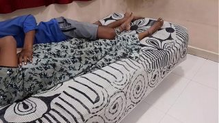 Ibu India Montok Digenjot Suami Hindu Kurusnya, Kontolnya Ngepas Banget Di Memek Basah – Full Hindi