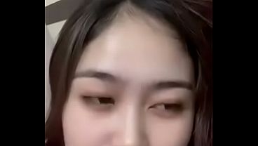Cewek Indonesia Live, Goyang Sambil Melepas Pakaian, Bikin Makin Liar