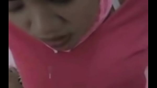 Hijabnya Dipake, Tapi Kelaminnya Kebuka