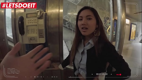 Turis Asia Cantik Di Luar Negeri, Mulut Dan Memeknya Dijejalin Kontol Gede Sampe Meronta-ronta