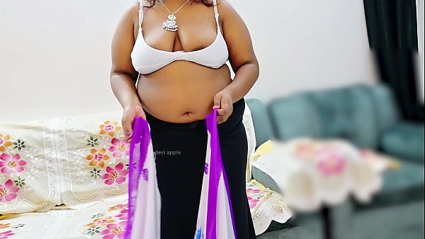 Bhabhi India Pake Saree, Siap Digoyang-goyangin Biar Keliatan Seksi.