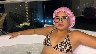 Madrastra Jalang Mandi Telanjang Bareng Anak Tiri Di Jacuzzi, Sambil Minta Digenjot Pas Bokap Lagi Pergi