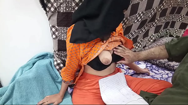 Bokep Pelajar Pakistan Berhijab Digenjot Guru Lesnya Sampai Meringis.