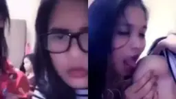 Abg Montok Saling Remas Tetek Gede, Lesbian Panas.