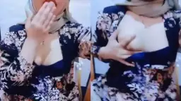 Jilbab Basah, Di Kantor Masih Mainin Tete Sambil Sange.