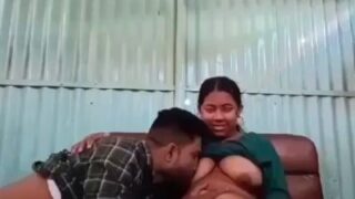 Mesum Hisap Tetek Gede Sambil Nikmatin Chuda Chudi Bangla