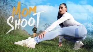 Ngocok Sampai Hamstring Keseleo, Memek Basah Kena Tarik