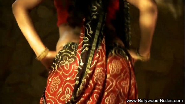 Tarian Si Gadis Cokelat Menggoda, Gerakan Tubuhnya Bikin Liar