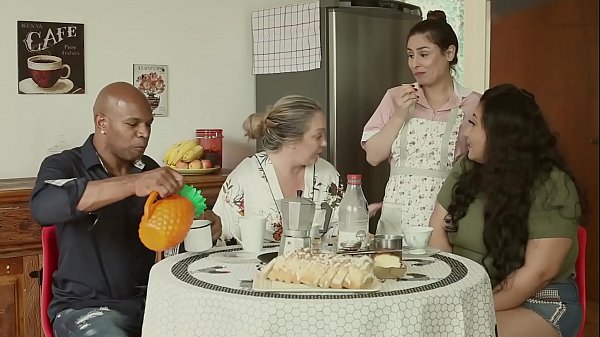 Rumah Pelacuran – Suami Di Tandukin, Mesum Sama Mama, Pembantu Ngebedah Semua Orang | Emme White, Alessandra Maia, Agatha Ludovino, Capoeira.