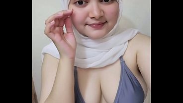 Awal Mula Goyang Ngehe Pakai Jilbab, Bikin Makin Panas Dan Bikin Ngiler.