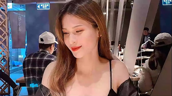 Swag小婊子睡夢中被插到高潮，爽到叫不停！