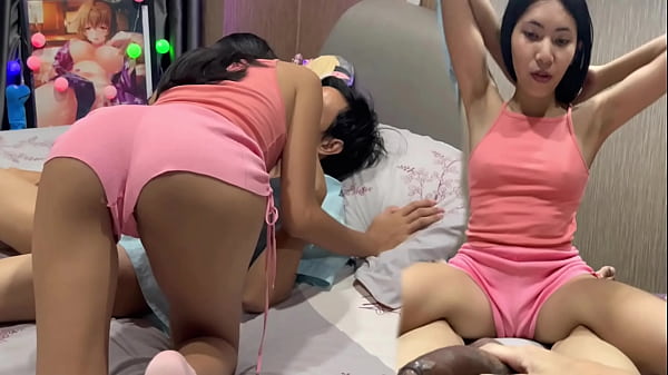 Ibu Tiri Panas Penuhi Nafsuku, Dia Biarin Aku Rekam Juga!!