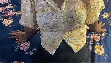 Nagma Bhabhi Digebah Pas Musim Hujan, Suara Hindi, Video Porno Xxx Baru Yang Bikin Makin Basah.