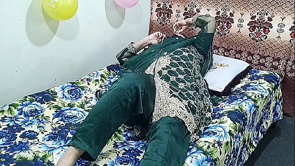 Wanita India Bersuami Panggil Bocah Muda, Ngewe Kasar Dengan Suara Hindi, Desi Sex Panas.