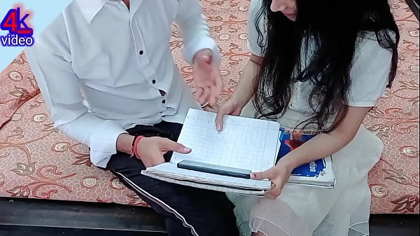 Cewek-cewek Kampus India Lagi Mainin Kontol Desi, Ngewe Panas-panas Pake Bahasa Hindi Yang Jelas