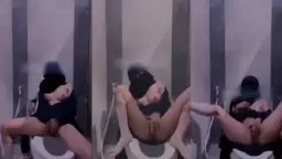 Hijab Nakal Colmek Sambil Ngocok Di Toilet Mall