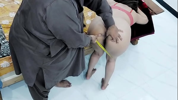 Bajingan Penjahit Desa Ngewe Cewek Gawar Pake Buntut, Pantat Gede Kaya Jalang, Gaya Doggy Keras Dan Kasar, Suara Hindi Romantis Bikin Makin Panas