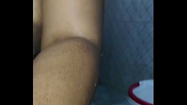 Bokep India Ibu Tiri Mandi Diam-diam Direkam Kamera Tersembunyi Istri Beneran