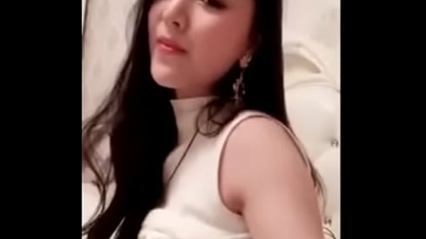 Cewek Indo Lagi Mainin Memek Sendiri Sampe Basah Kuyup
