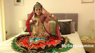 Ngemong Goyang Garba Si Jasmine Mathur, Paha Montok Goyang Bikin Meleleh